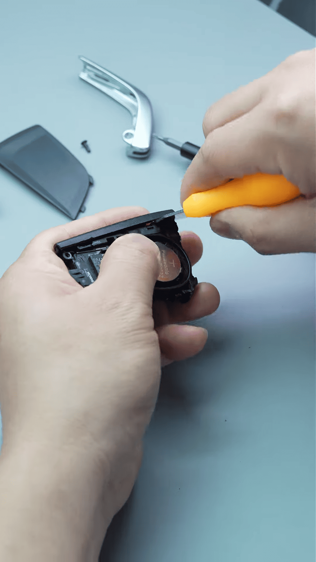 Disassemble the original key